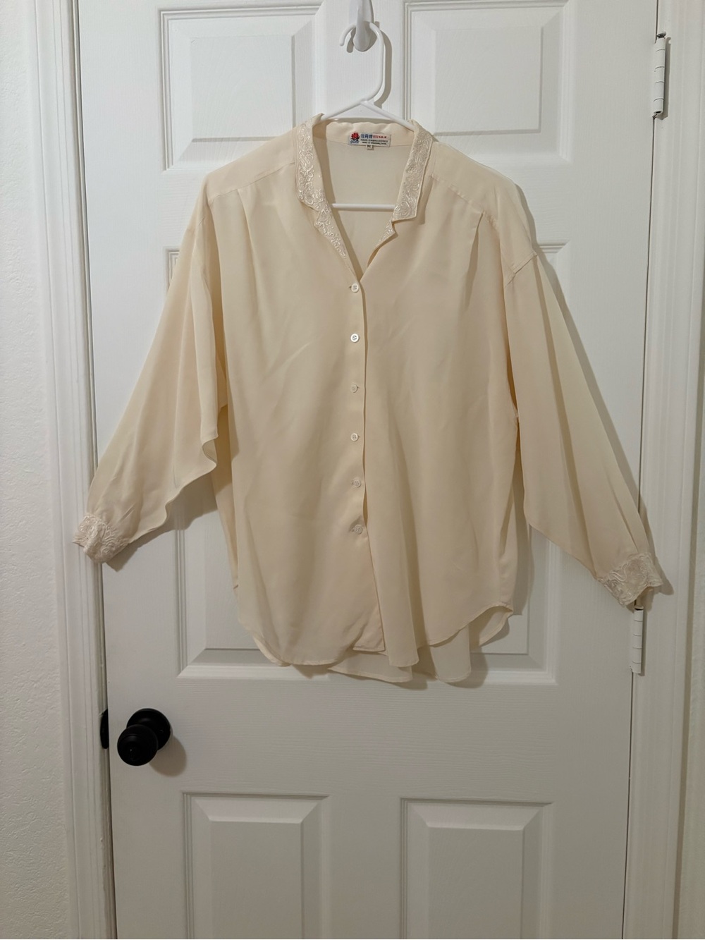 Vintage 100% Silk Cream Button-Up Shirt - Lightweight Long Sleeve Medium